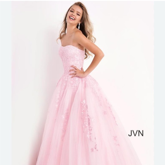 Jovani Dresses & Skirts - Jovani couture prom, sweet 16, quinceañera, pageant ball dress. Size 6.